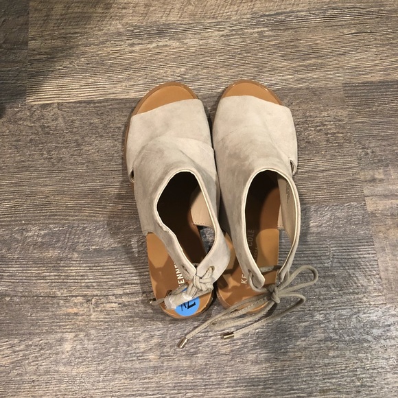 Kenneth Cole sandals - Picture 3 of 7